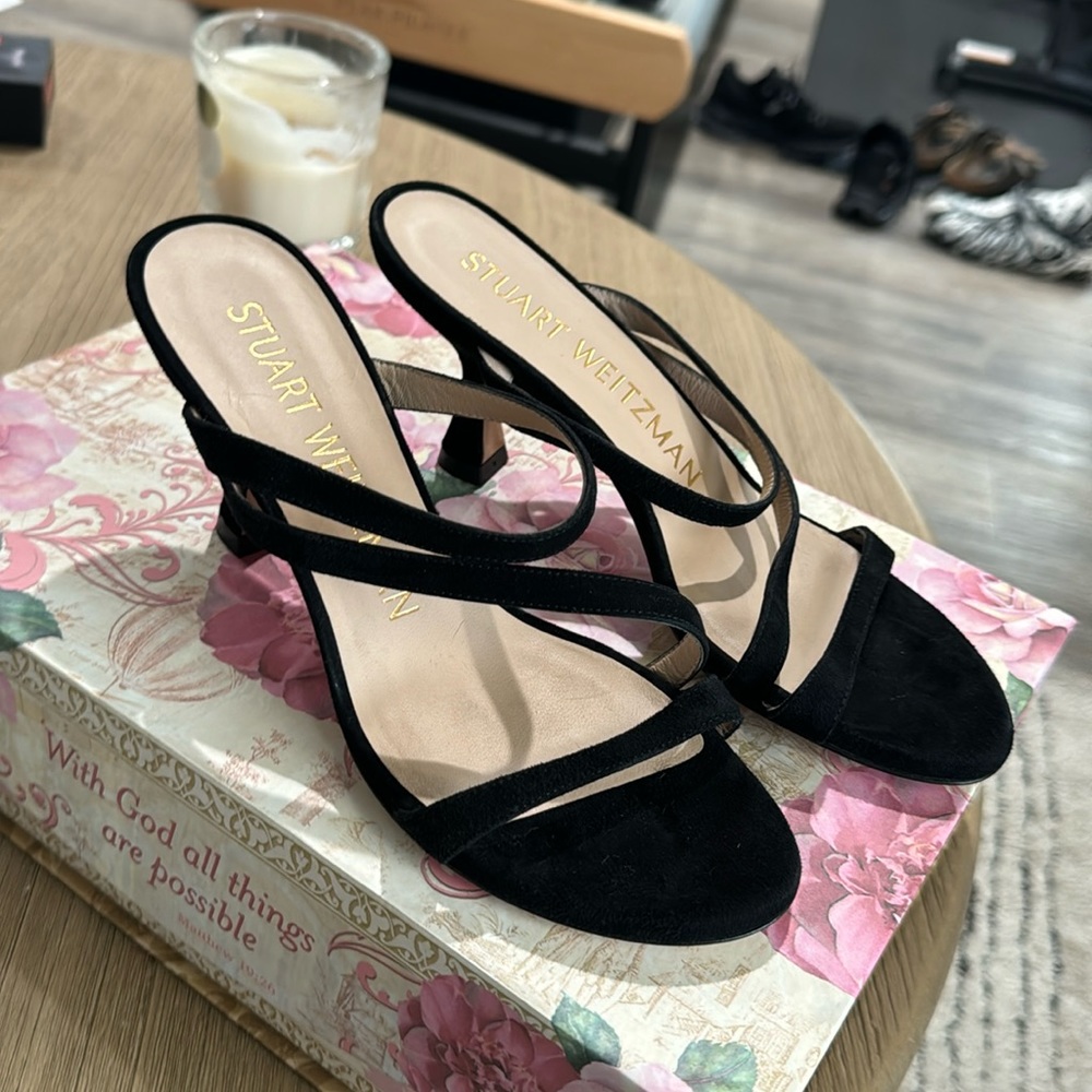 Stuart Weizman size 6, like new, worn twice only!